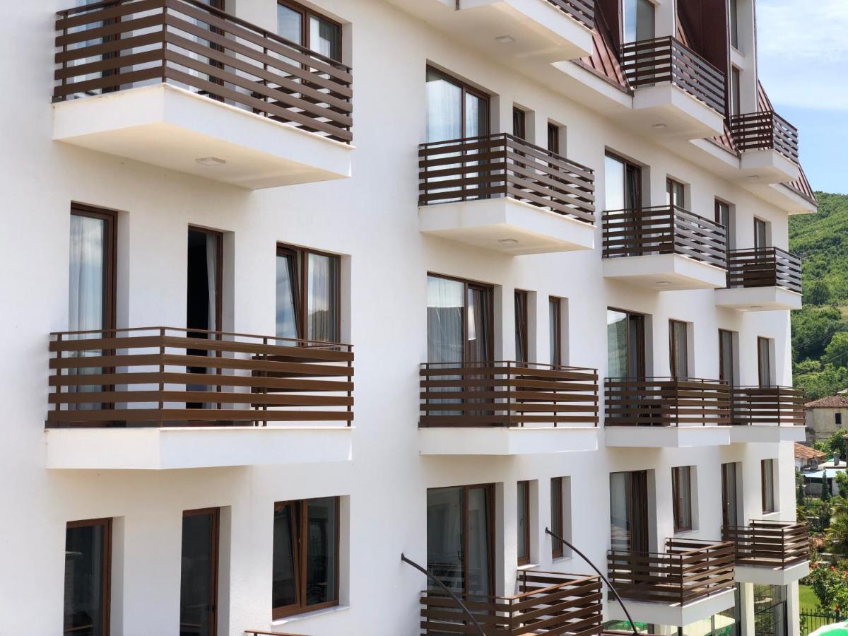 Grand Pogradec Hotel
